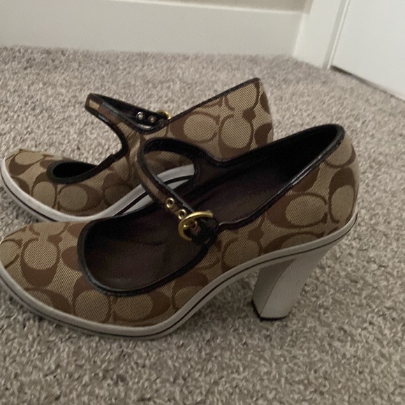 Coach ladies heels - Picture 4 of 4